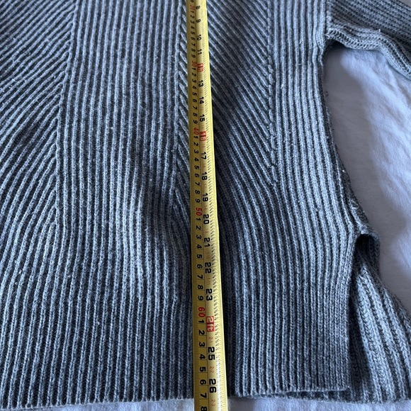 Gap Wool Blend Sweater - Picture 9 of 9